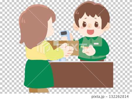 一名店員正在協助一名女顧客寄送包裹 一名店員正在協助一名女顧客寄送包裹 132262814