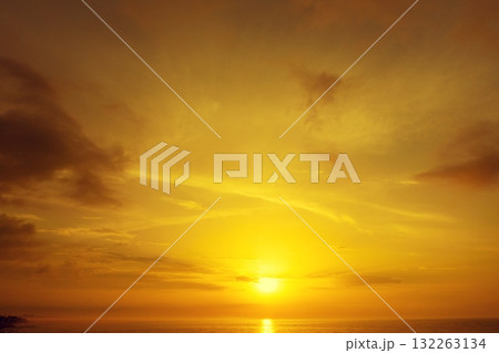 Golden cloudy sky at sunset. Sky texture. Abstract nature background 132263134