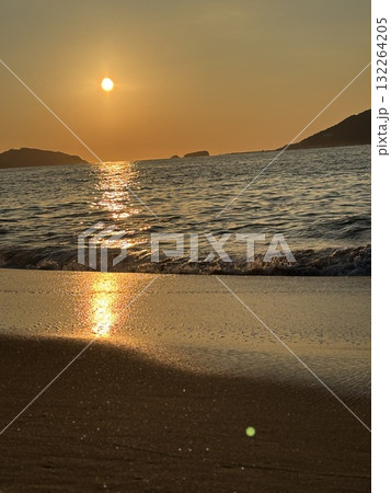 沈みゆく夕日 沈みゆく夕日 132264205