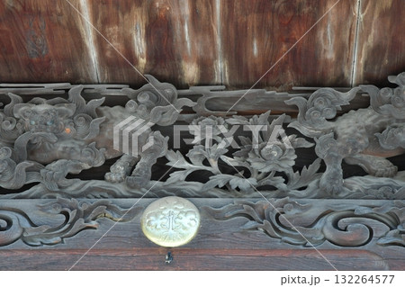 諏訪大社下社　秋宮  拝殿 132264577