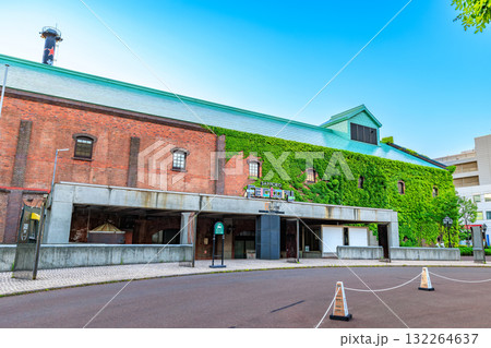 北海道　札幌市　早朝のサッポロファクトリー 132264637