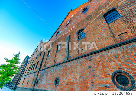 北海道　札幌市　早朝のサッポロファクトリー 132264655