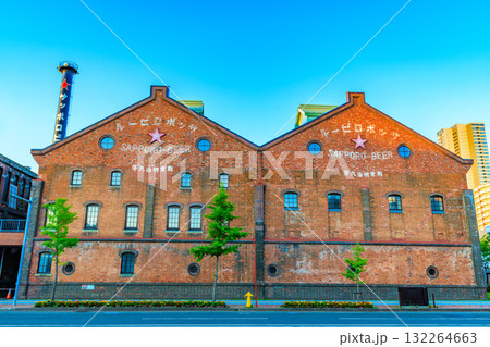 北海道　札幌市　早朝のサッポロファクトリー 132264663