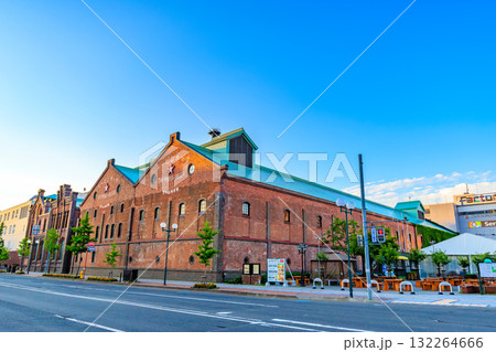 北海道　札幌市　早朝のサッポロファクトリー 132264666