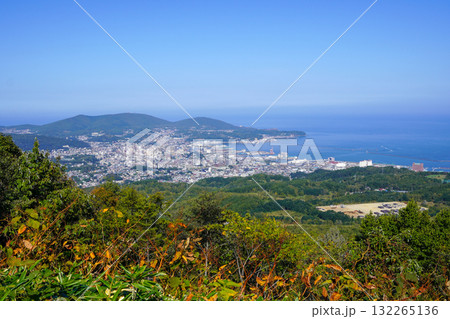 秋の毛無峠から見る小樽の街並み 秋の毛無峠から見る小樽の街並み 132265136