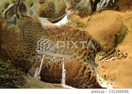 山寺の奥の垂水遺跡 山寺の奥の垂水遺跡 132266086