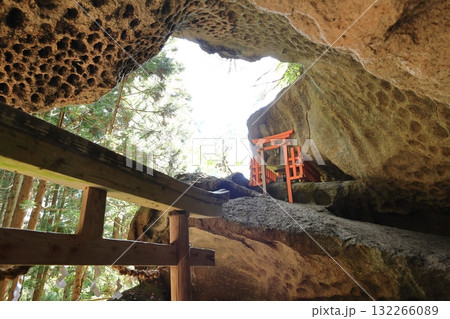 山寺の奥の垂水遺跡 132266089