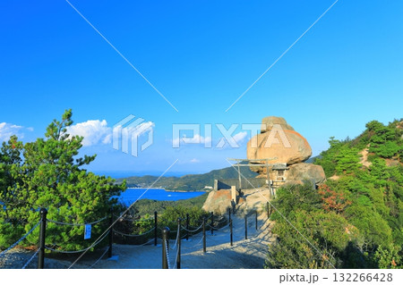 【香川県】快晴下の重岩(小豆島) 【香川県】快晴下の重岩(小豆島) 132266428