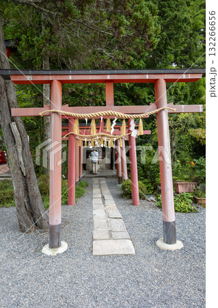 奈良県／天河大弁財天の稲荷社の鳥居（2025年8月28日撮影） 132266656