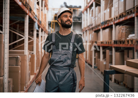 Conception of shipping distribution business. Foreman is in the storehouse 132267436