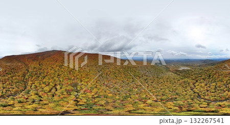 栗駒山の紅葉　空撮　VR 132267541