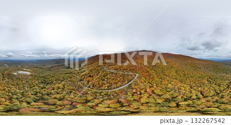 栗駒山の紅葉　空撮　VR 132267542