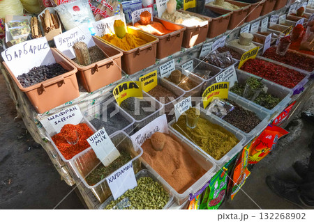 キルギス_ビシュケク_オシュ・バザール 132268902