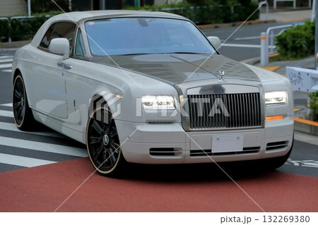 イギリス製の高級セダン イギリス製の高級セダン 132269380