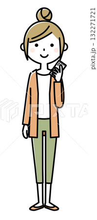 若い女性　ママ　スマホ 132271721