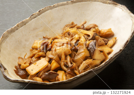 キノコのバター醤油炒め キノコのバター醤油炒め 132271924