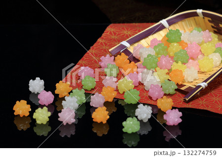 和菓子 13 カラフルな金平糖 和菓子 13 カラフルな金平糖 132274759