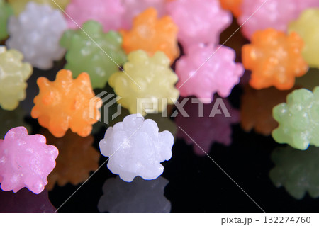 和菓子　12　カラフルな金平糖 132274760
