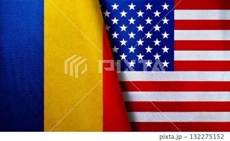 アメリカの国旗とチャドの国旗 132275152