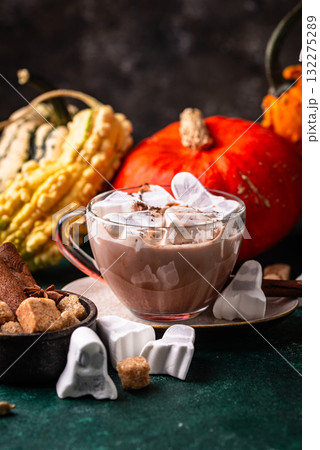 Halloween hot chocolat with ghost marshmellow 132275289