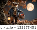 リンゴとランタンを持つ擬人化キツネの秋の森 132275451