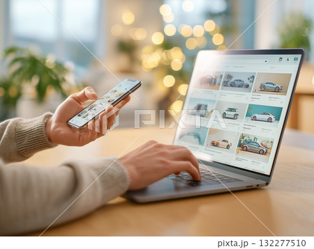 自動車サイトを閲覧するスマホとPC デュアルデバイス操作(広告 プレゼン テクノロジー) 自動車サイトを閲覧するスマホとPC デュアルデバイス操作(広告 プレゼン テクノロジー) 132277510
