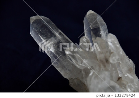水晶の結晶のアップ 水晶の結晶のアップ 132279424