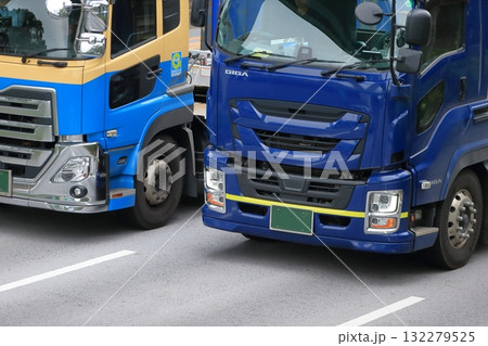 物流トラック 132279525