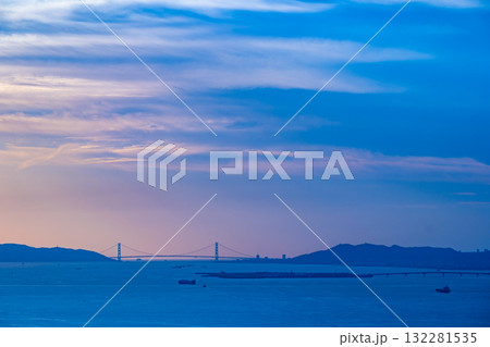明石海峡大橋の夕景 明石海峡大橋の夕景 132281535