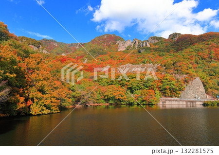 【香川県】晴天の寒霞渓の紅葉 132281575