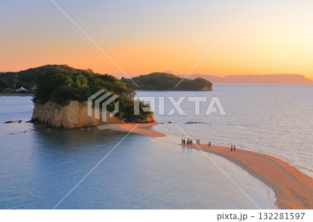 【香川県】黄昏のエンジェルロード（小豆島） 132281597