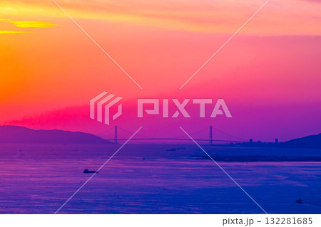 明石海峡大橋の夕景 132281685