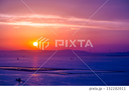 大阪湾の夕日 132282011