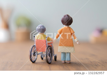 車椅子と明るい生活 / Bright Life with a Wheelchair (3D Pape 132282957