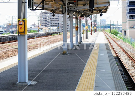 無人のホーム 無人のホーム 132283489