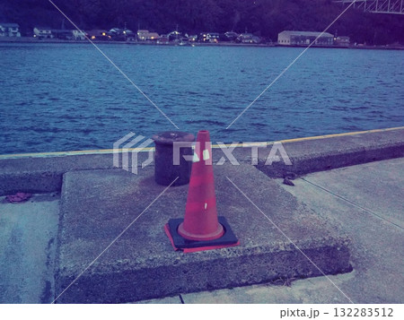 欄干と係船柱 欄干と係船柱 132283512