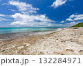 宮古島から橋で行ける来間島の長間浜 132284971