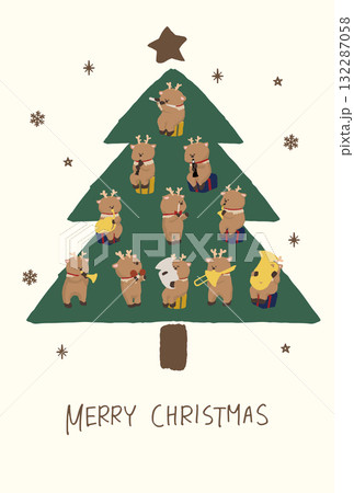 楽器を持ったトナカイたちがオーナメントのように飾られたクリスマスツリーのイラスト（ベタ塗り・かわいい 132287058