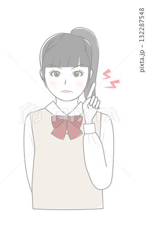 注意する女の子 132287548