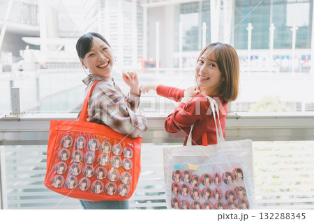 supporting my fave 132288345