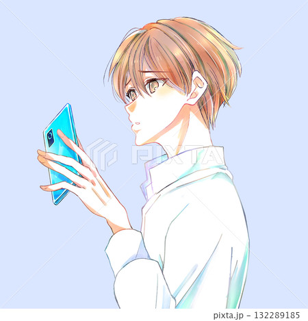 スマホを持って悲し気な男性　横顔 132289185