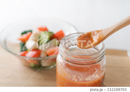 トマトサラダとトマト麹 トマトサラダとトマト麹 132289703