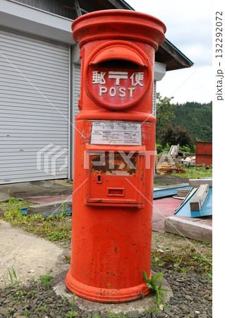 秋田　北秋田　丸ポストのある風景（比立内駅近く） 132292072