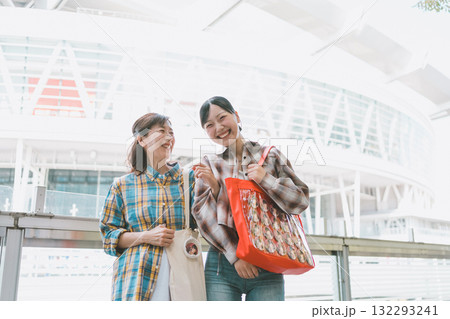 supporting my fave 132293241