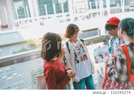 supporting my fave supporting my fave 132293274