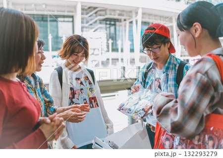 supporting my fave 132293279