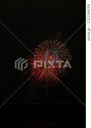 浜松市の鹿島の花火の風景(静岡県) 132294039
