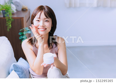若い女性のビューティイメージ 若い女性のビューティイメージ 132295165