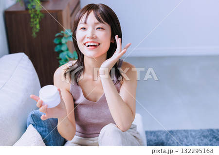 若い女性のビューティイメージ 若い女性のビューティイメージ 132295168