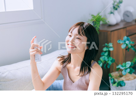 若い女性のビューティイメージ 132295170